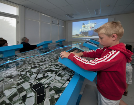 The design of the Info Centre Portaal Van Vlaanderen is an engaging and immersive way to learn about the history and significance of the Terneuzen Canal. Whether you are a sailor, a resident, or simply a curious visitor, you are sure to be captivated by the unique design and the rich history that it celebrates. Exhibition design by Studio Königshausen. 